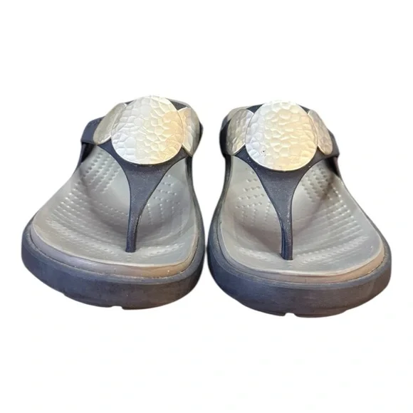 Crocs Sanrah Hammered Circle Wedge Flip Women’s Size 7 Navy Blue - Picture 4 of 8